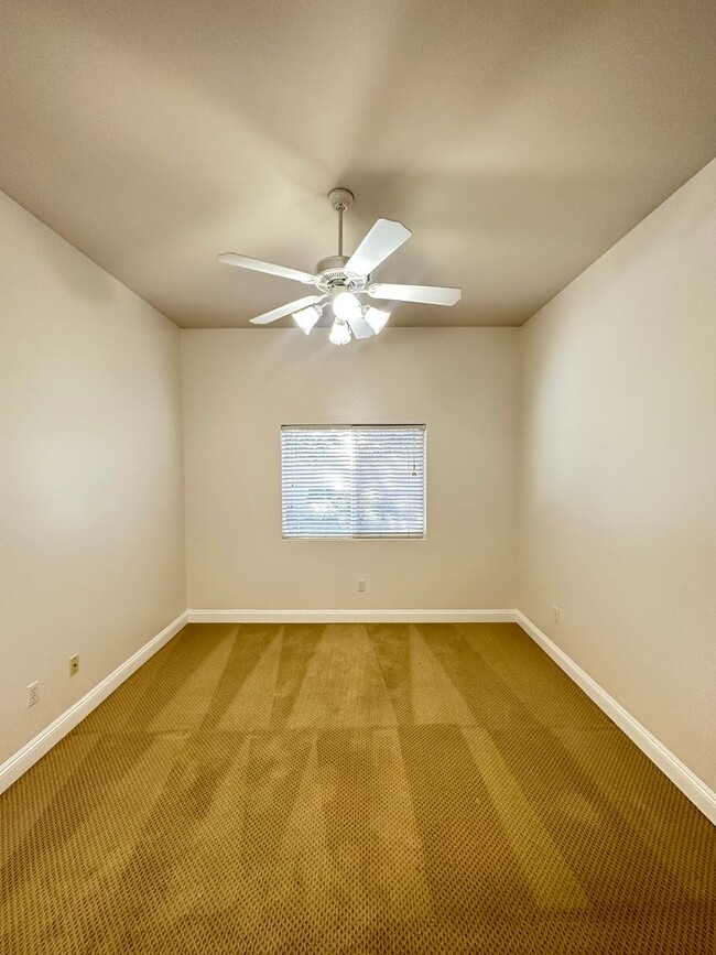 Building Photo - Elegant 4-Bedroom Home in the Prestigious ...