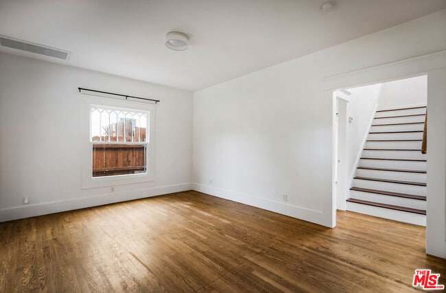 Building Photo - 1022 N Marengo Ave