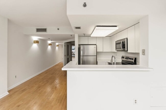 Building Photo - Penn Quarter Condo