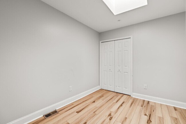 Building Photo - 419 N Collington Ave