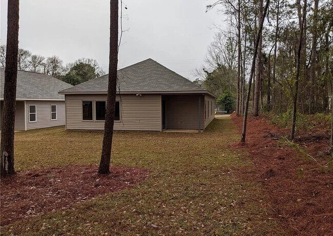 Building Photo - 901 Louise Ave