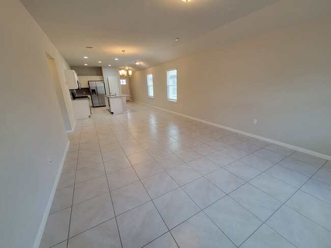 Building Photo - 3200 Crystal Bend Dr