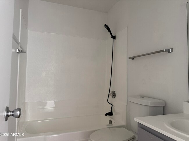 Building Photo - 5318 W Turney Ave