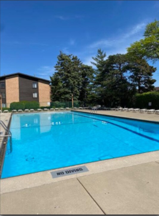 Building Photo - 6178 Knoll Ln Ct