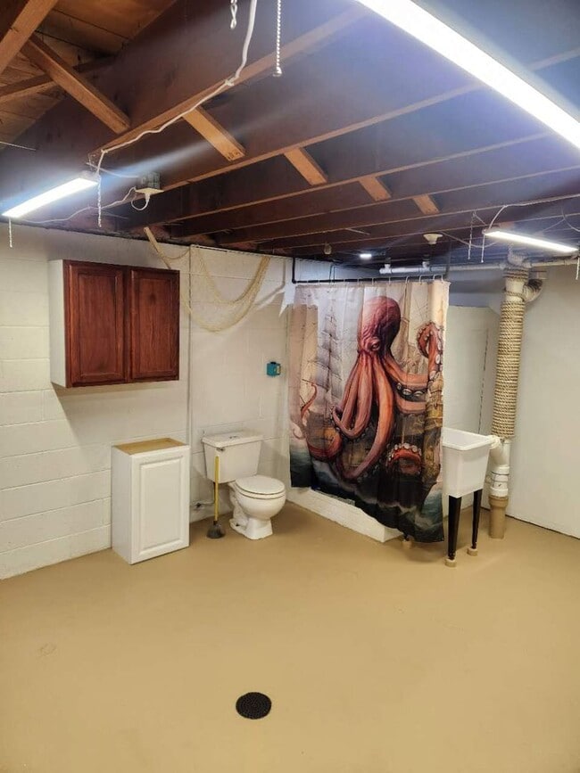 Building Photo - Click the “Apply Now” button or email wapmrentals@gmail.com for a prompt response.