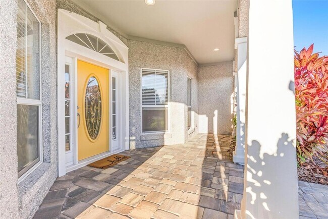 Building Photo - 7 Deerwood St