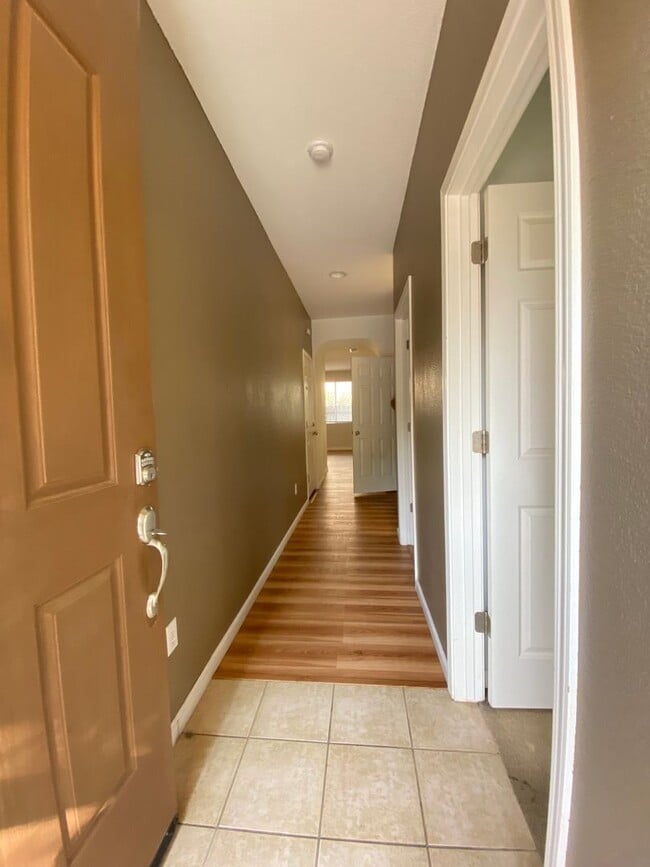 Building Photo - Coming Soon - Natomas 2/2 at Riverdale Nor...