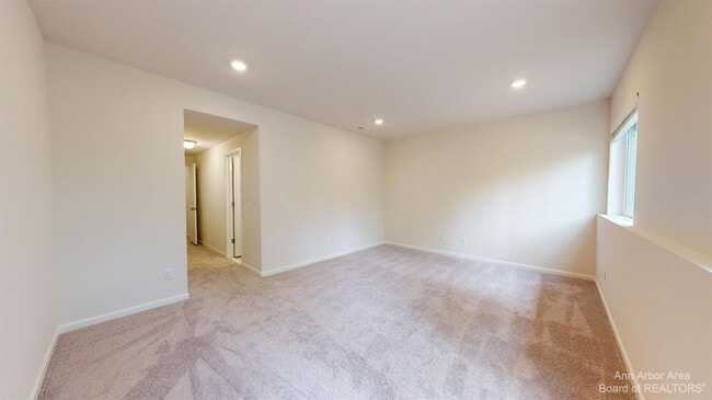 Building Photo - 2731 Bristol Rdg Dr