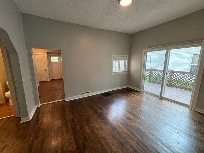 Building Photo - Updated 4 bed 1.5 Bath in Omaha