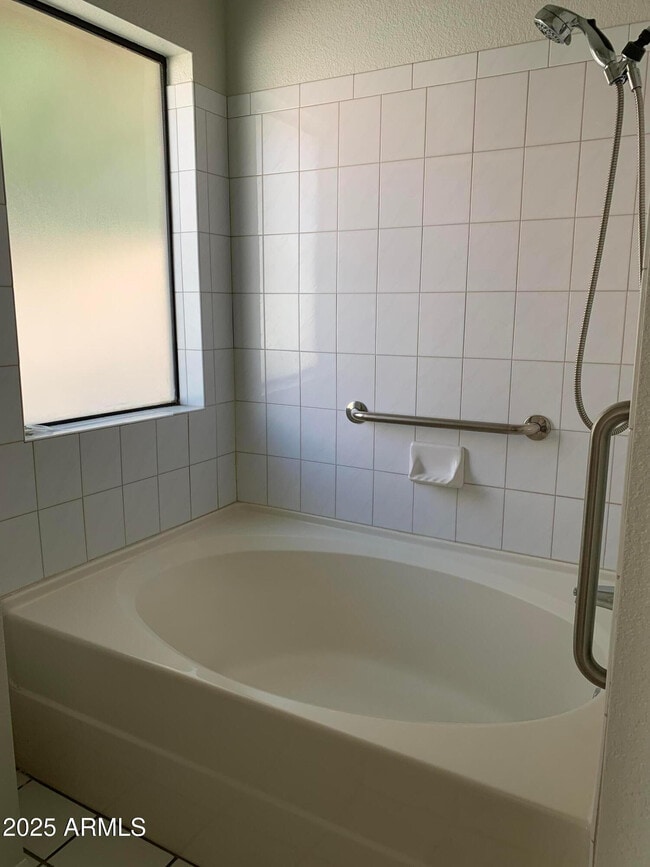 Building Photo - 15440 N 50th Pl