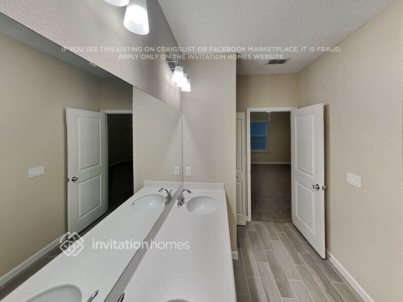 Building Photo - 9920 Lemon Grass Ln