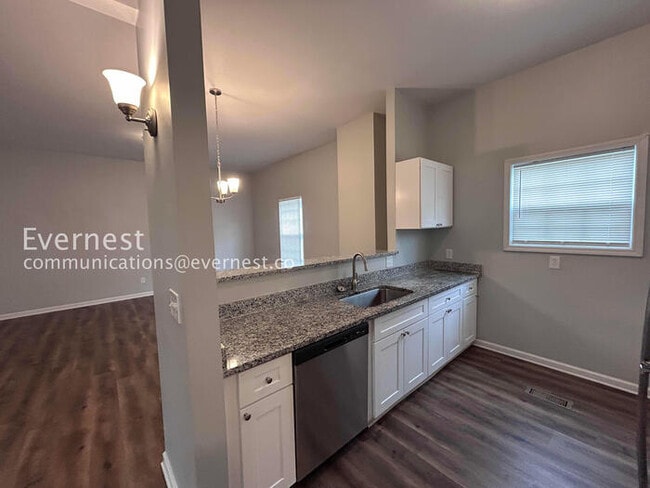 Building Photo - 2007 Morehouse Dr NW