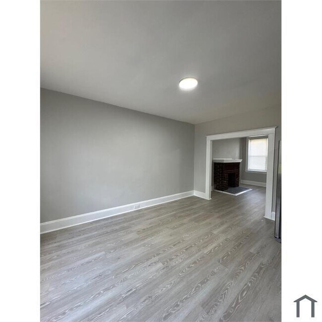 Building Photo - 3 Bedroom Complete Rehab