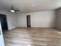 Building Photo - 819 N Denver St