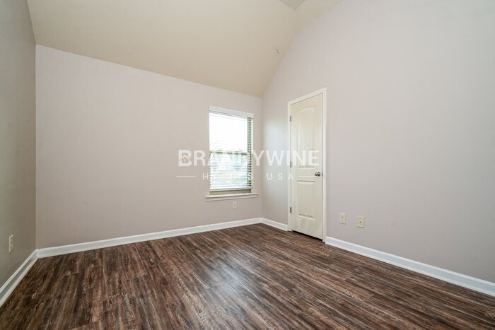 Building Photo - 693 Emporia Loop