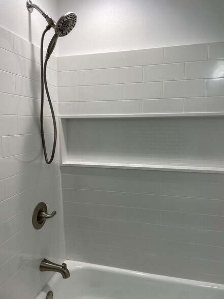 Building Photo - 576 N Bellflower Blvd