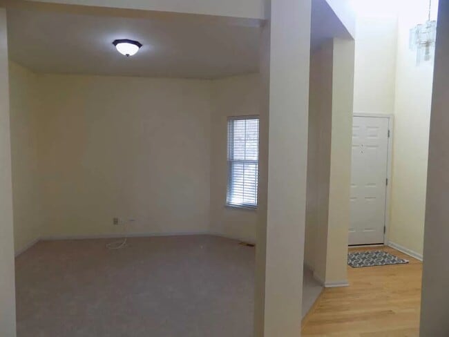 Building Photo - 274 Bay Dr