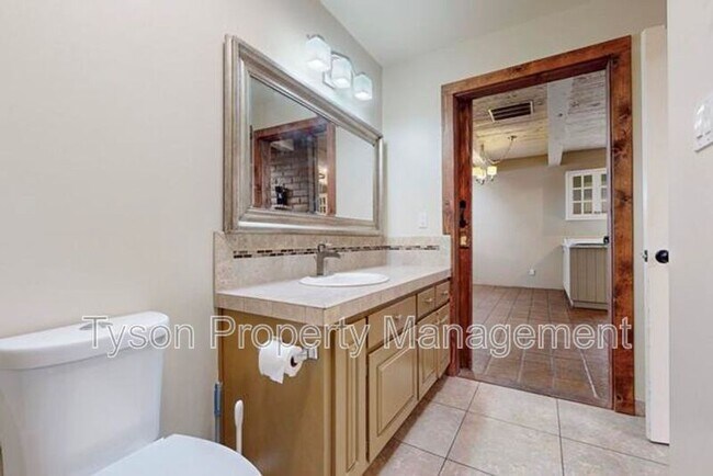 Building Photo - 6208 Sabre Ct NW