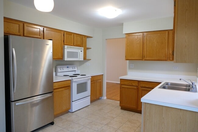 Building Photo - 2052 Spice Cir