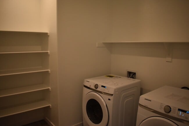 Building Photo - 4448 N San Miguel Ave