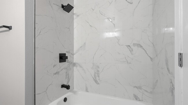 Building Photo - 2614 28th Ave N