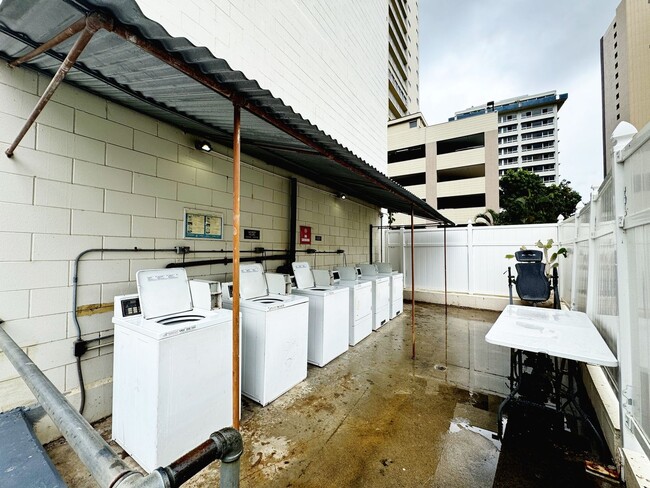 Building Photo - 249 Kapili St