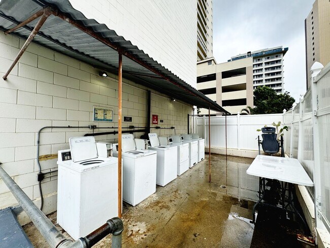 Building Photo - 249 Kapili Street, #203
