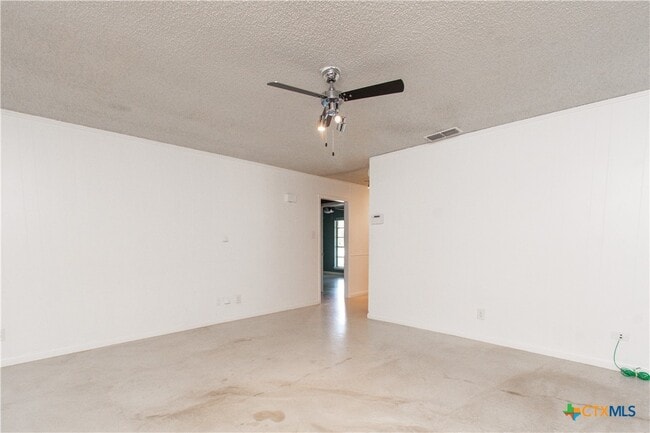 Building Photo - 2524 Berkett Dr