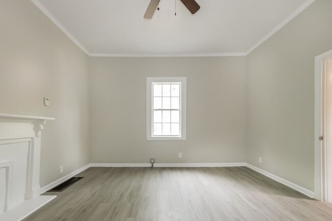 Building Photo - Charming Home in Quiet Griffin Neighborhood – For Rent