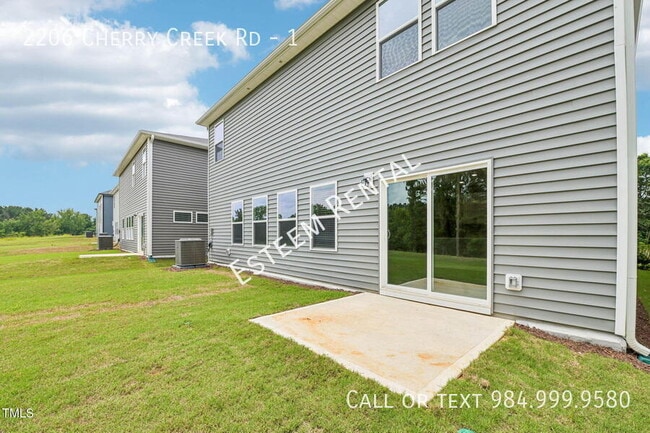 Building Photo - 2206 Cherry Crk Rd