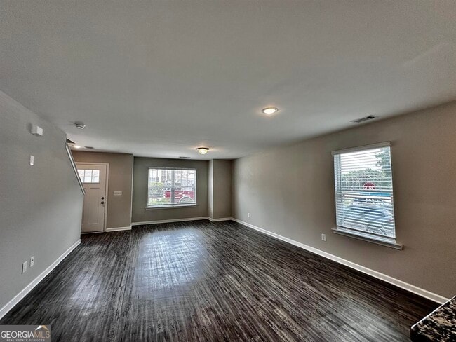 Building Photo - 312 Ashigan St