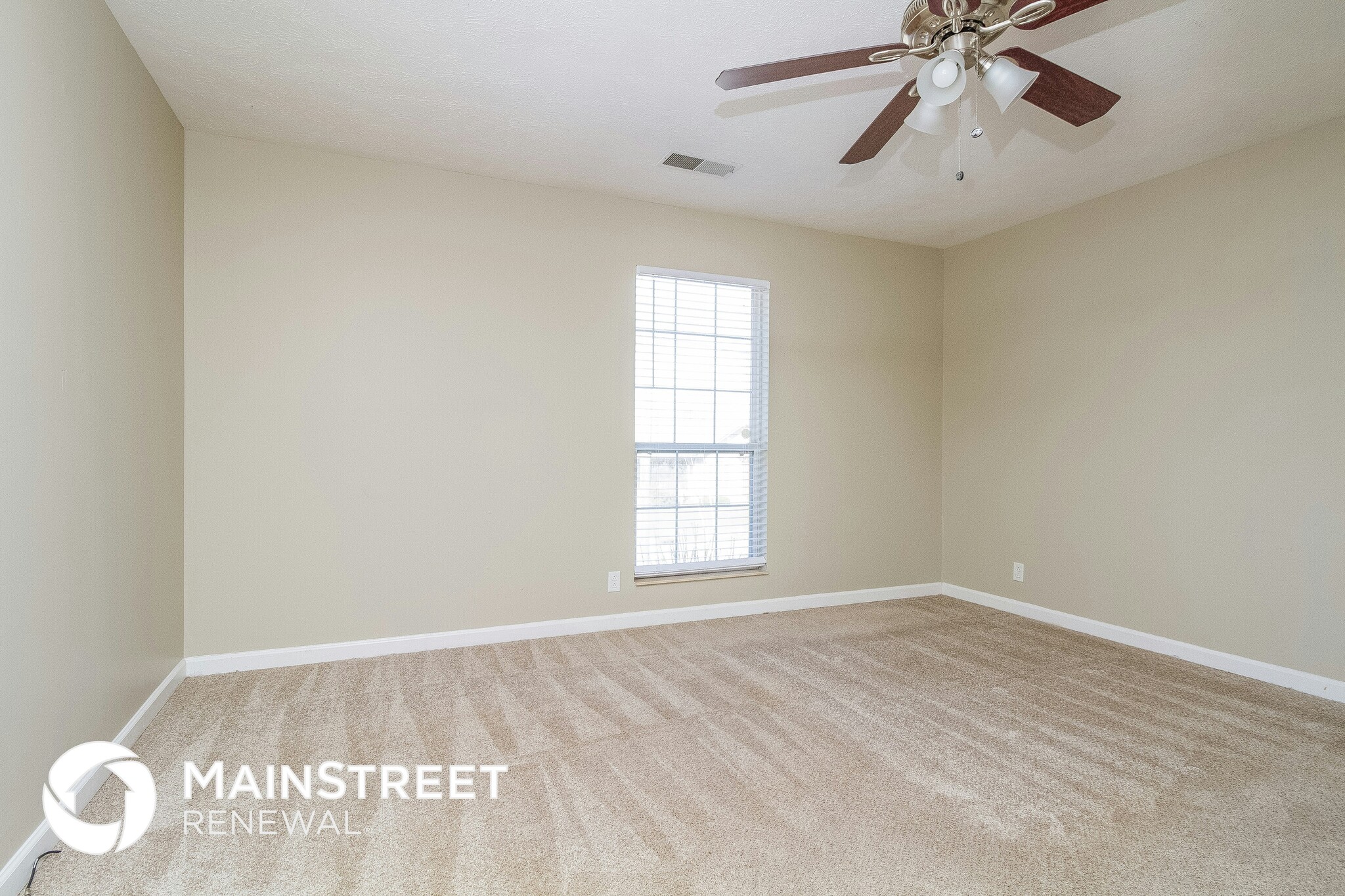 Building Photo - 1121 Burlingame Ct