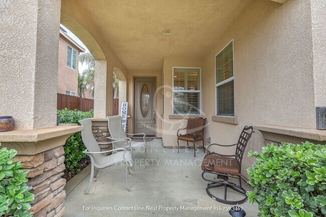 Building Photo - Desirable 4 bdrm 2 bth located in sought o...