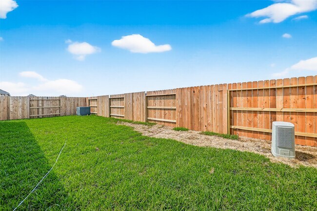 Building Photo - 3028 Avenida Sonoma Dr