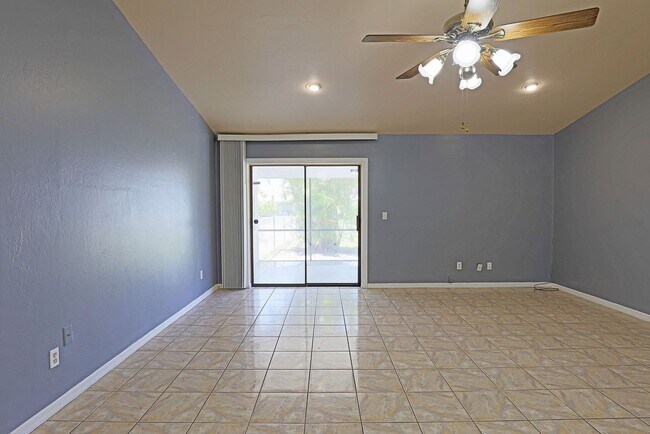 Building Photo - Duplex Cape Coral 3818