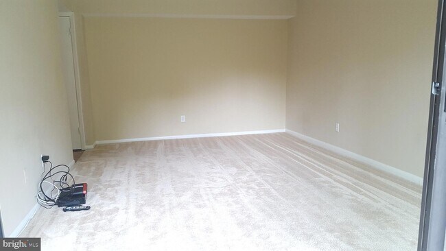 Building Photo - 6027 Majors Ln
