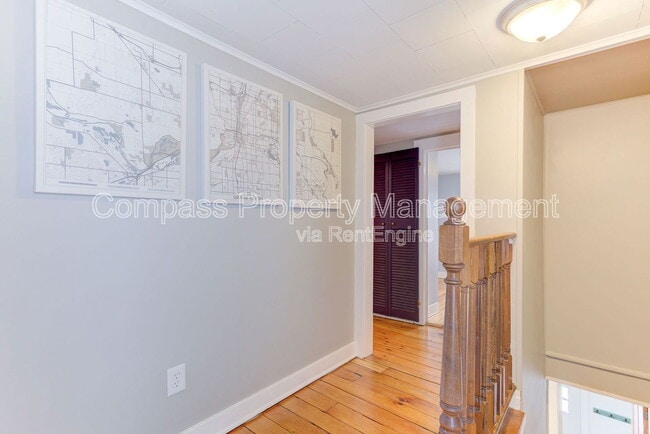 Building Photo - 328 Visser Pl SE