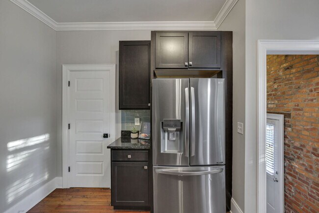 Building Photo - Stunning Restored 4BR Home Steps from Goodale Park & the Short North