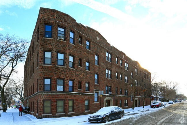Primary Photo - 7622 N Sheridan Rd
