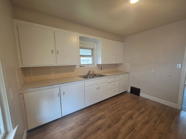 Building Photo - 2 Bedroom 1 Bath 44314
