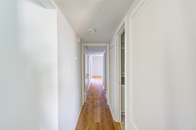 Building Photo - 6401 Deihl Rd