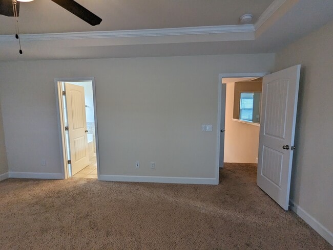 Building Photo - 190 E Ravano Dr