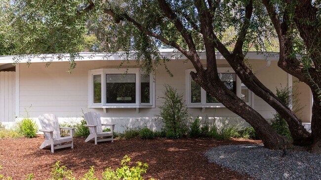Building Photo - Beautiful Tarzana Rental!