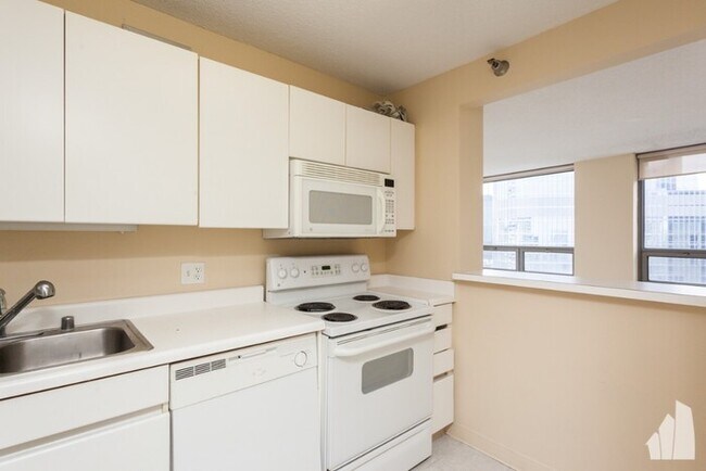 Building Photo - 450 N Wabash Ave