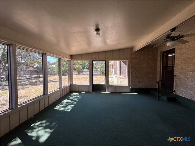 Building Photo - 11 La Mesa Dr