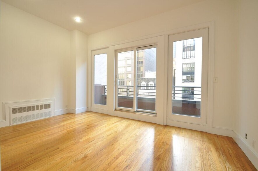 Building Photo - 143 E 57th St