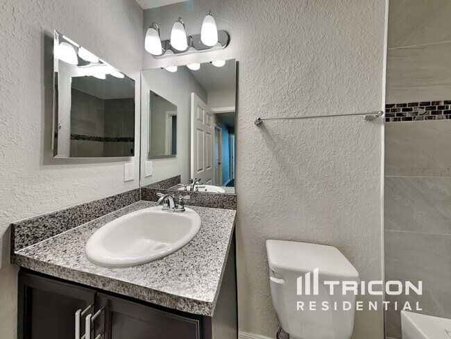 Building Photo - 229 Cascara Ln