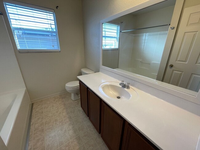 Building Photo - 4-Bedroom House for Rent in Killeen