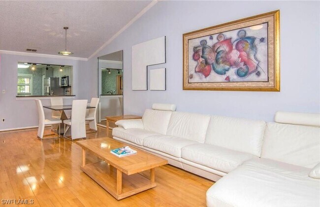 Building Photo - 613 Squire Cir