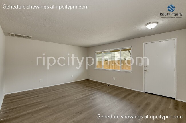 Building Photo - 126 NE Liberty Ave